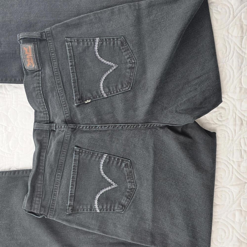 Levi's 512 PerfectlLevi’s 512 Perfectly Slimming Bootcut Jeans Dark Wash size 16